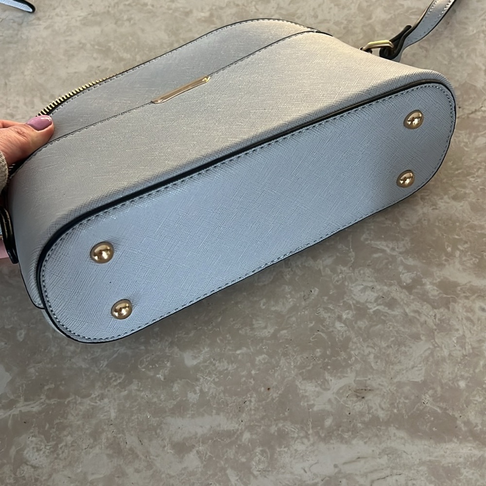 Crossbody - Picture 3 of 4
